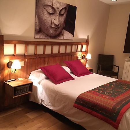 Hostal Otsoa Escároz 외부 사진