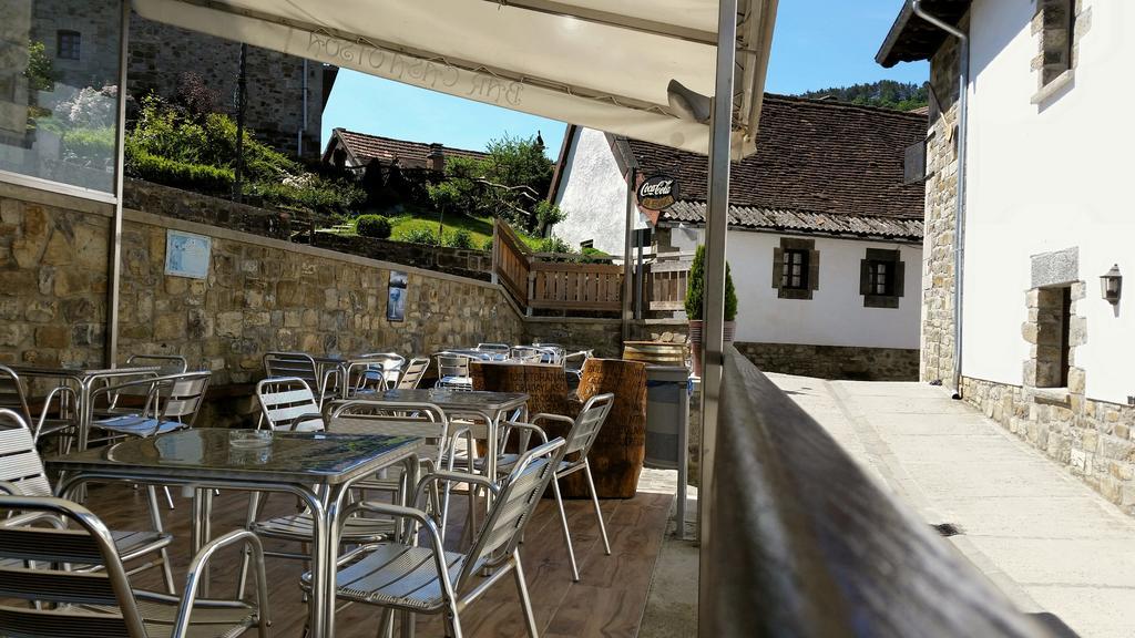 Hostal Otsoa Escároz 외부 사진