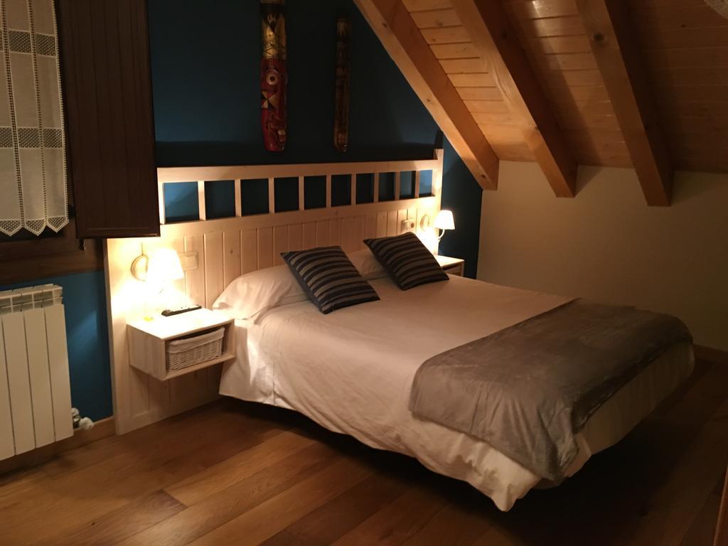 Hostal Otsoa Escároz 외부 사진