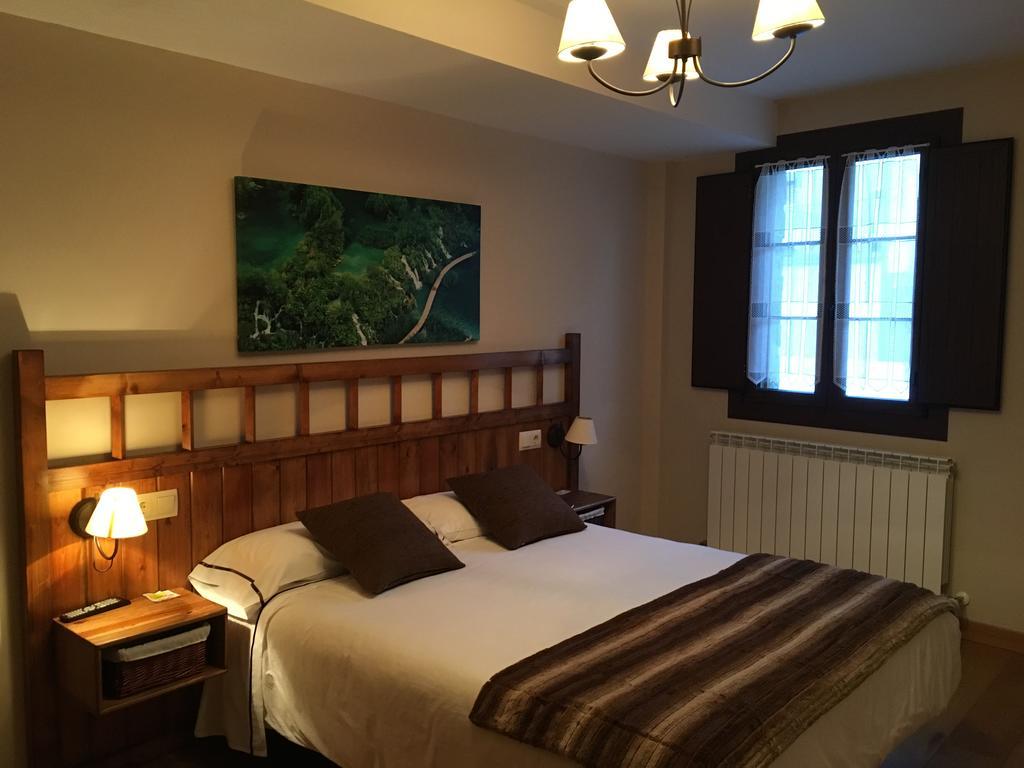 Hostal Otsoa Escároz 외부 사진