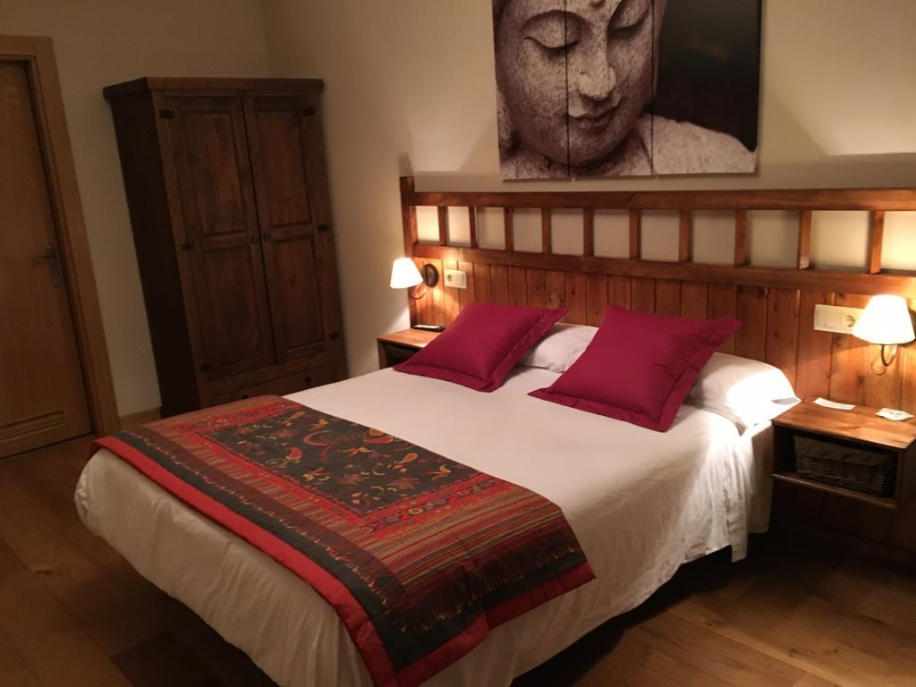 Hostal Otsoa Escároz 외부 사진