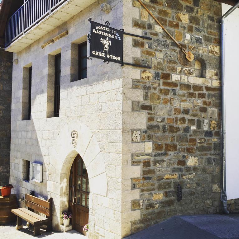 Hostal Otsoa Escároz 외부 사진